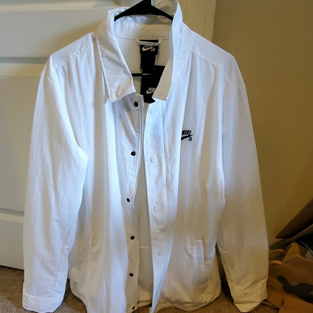 NIKE SB windbreaker